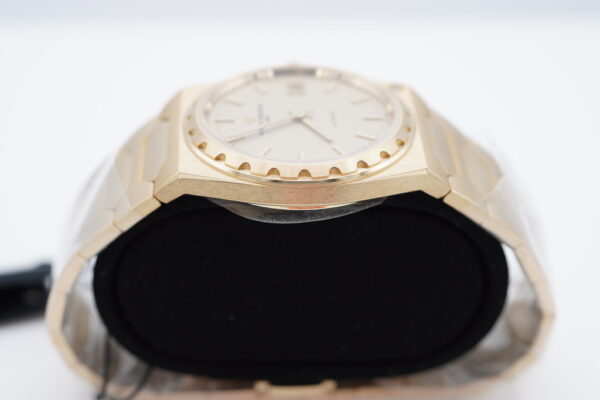 BRAND NEW Vacheron CONSTANTIN 222 HISTORIQUES YELLOW GOLD 4200H 2024 FULL SET - Image 4
