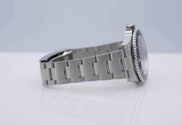 Rolex 124060 SUBMARINER NO DATE 41MM 2020 WARRANTY COMPLETE SET - Image 6