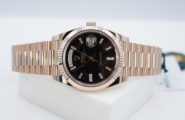 BRAND NEW Rolex 228235 DAY DATE 40 ROSE GOLD EISENKIESEL BAGUETTE DIAMOND DIAL 2024 FULL SET - Image 10