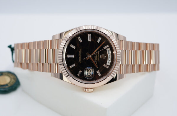 BRAND NEW Rolex 228235 DAY DATE 40 ROSE GOLD EISENKIESEL BAGUETTE DIAMOND DIAL 2024 FULL SET - Image 9