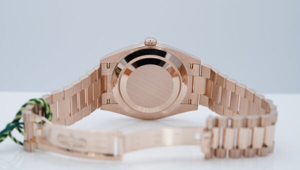 BRAND NEW Rolex 228235 DAY DATE 40 ROSE GOLD EISENKIESEL BAGUETTE DIAMOND DIAL 2024 FULL SET - Image 8