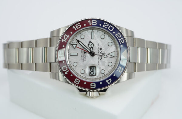 Rolex 126719BLRO GMT MASTER 2 WHITE GOLD PEPSI METEORITE DIAL 2024 COMPLETE SET - Image 9