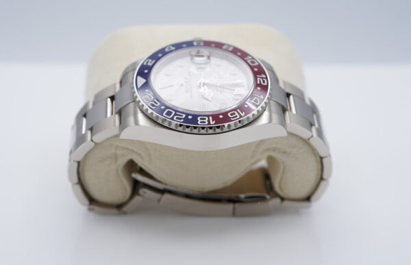Rolex 126719BLRO GMT MASTER 2 WHITE GOLD PEPSI METEORITE DIAL 2024 COMPLETE SET - Image 4