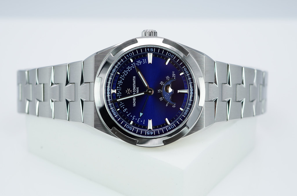 Vacheron CONSTANTIN OVERSEAS 4000V MOONPHASE RETROGRADE DATE BLUE DIAL ...