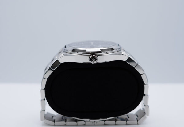 Vacheron CONSTANTIN OVERSEAS 4000V MOONPHASE RETROGRADE DATE BLUE DIAL 2023 FULL SET - Image 3