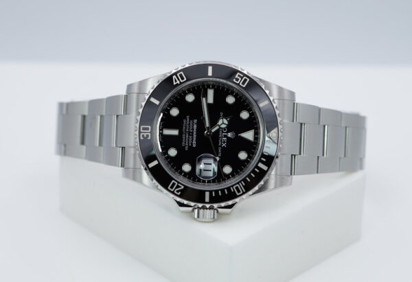 Rolex 126610LN SUBMARINER DATE 41 NEW MODEL 2023 WARRANTY COMPLETE SET - Image 9