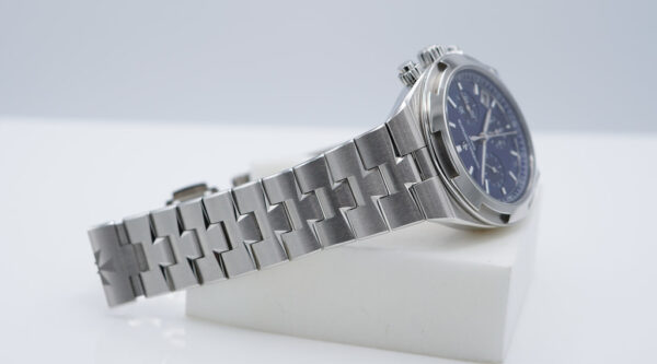 Vacheron CONSTANTIN OVERSEAS CHRONOGRAPH 5500V BLUE DIAL COMPLETE SET - Image 5