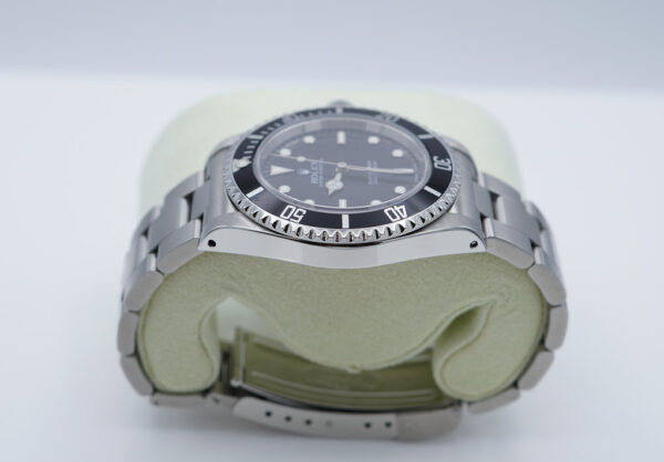 Rolex 14060M SUBMARINER NO DATE 2 LINER DIAL Z SERIAL BOXES PAPERS - Image 4
