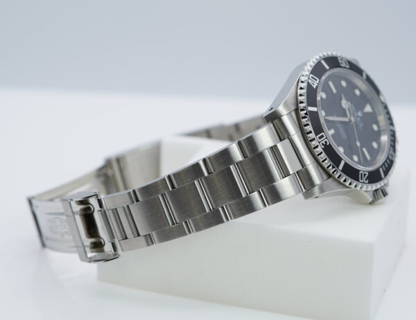 Rolex 14060M SUBMARINER NO DATE 2 LINER DIAL Z SERIAL BOXES PAPERS - Image 5