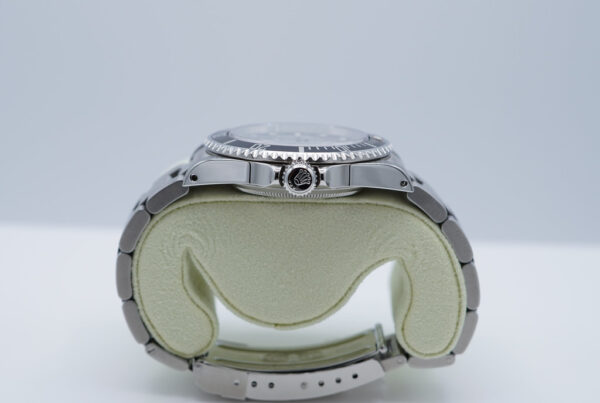 Rolex 14060M SUBMARINER NO DATE 2 LINER DIAL Z SERIAL BOXES PAPERS - Image 3
