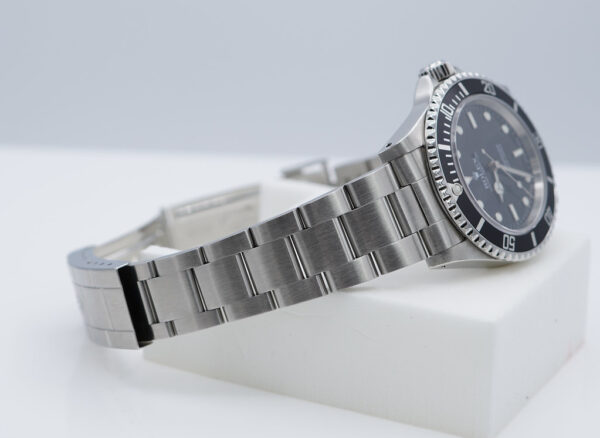 Rolex 14060M SUBMARINER NO DATE 2 LINER DIAL Z SERIAL BOXES PAPERS - Image 6