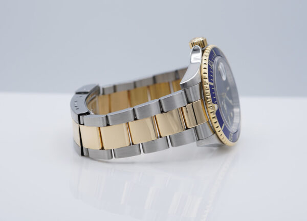 Rolex 16613LB SUBMARINER 18K YELLOW GOLD STEEL BLUE DIAL M SERIAL FULL SET - Image 6