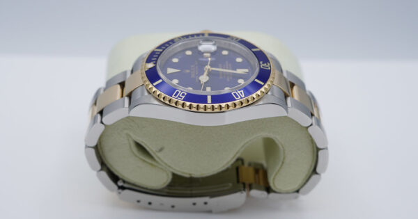 Rolex 16613LB SUBMARINER 18K YELLOW GOLD STEEL BLUE DIAL M SERIAL FULL SET - Image 4