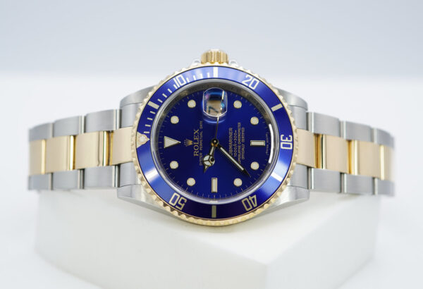 Rolex 16613LB SUBMARINER 18K YELLOW GOLD STEEL BLUE DIAL M SERIAL FULL SET - Image 10
