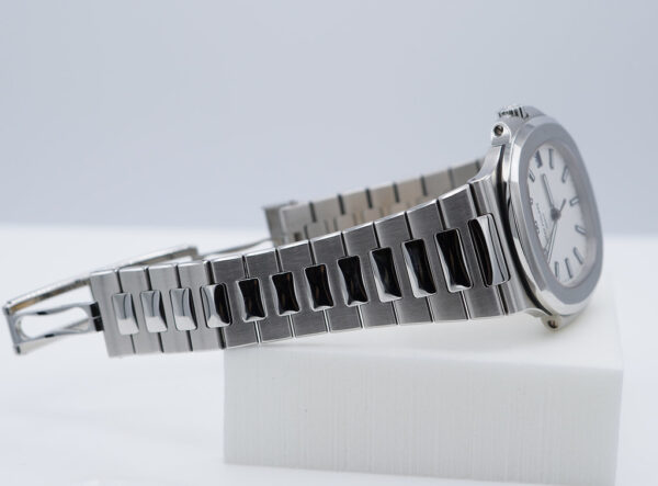 Patek PHILIPPE 5711 NAUTILUS STAINLESS STEEL WHITE DIAL 2016 COMPLETE SET - Image 5