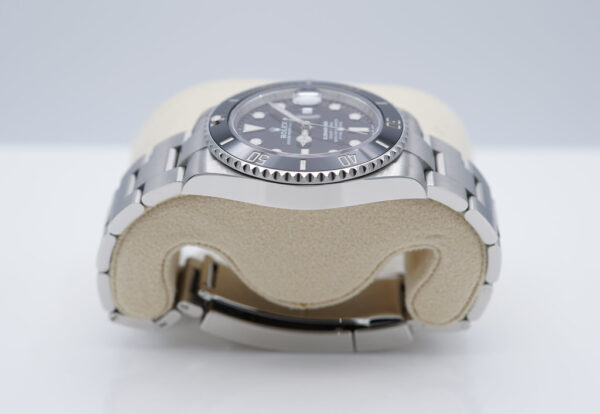 Rolex 126610LN SUBMARINER DATE 41 NEW MODEL 2023 WARRANTY COMPLETE SET - Image 4