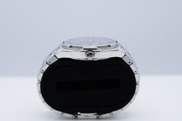 Vacheron CONSTANTIN OVERSEAS 4500V STAINLESS STEEL BLUE DIAL 2022 WARRANTY - Image 3