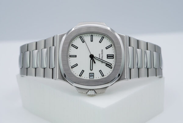Patek PHILIPPE 5711 NAUTILUS STAINLESS STEEL WHITE DIAL 2016 COMPLETE SET - Image 9