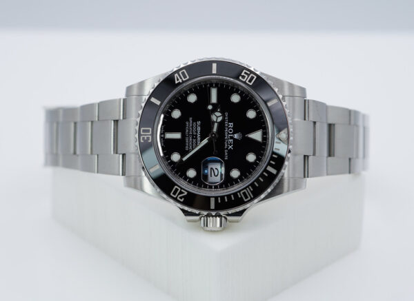 Rolex 126610LN SUBMARINER DATE 41 NEW MODEL 2023 WARRANTY COMPLETE SET - Image 9