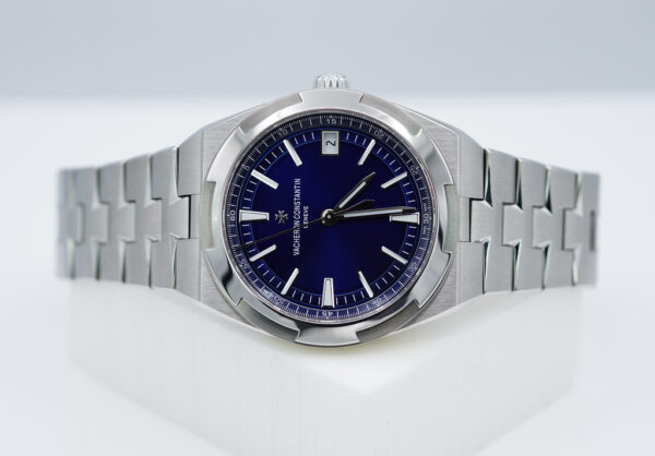 Vacheron CONSTANTIN OVERSEAS 4500V STAINLESS STEEL BLUE DIAL 2022 WARRANTY - Image 9