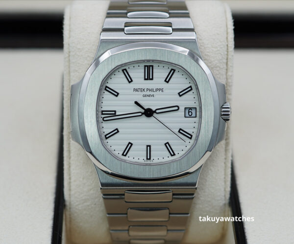 Patek PHILIPPE 5711 NAUTILUS STAINLESS STEEL WHITE DIAL 2016 COMPLETE SET