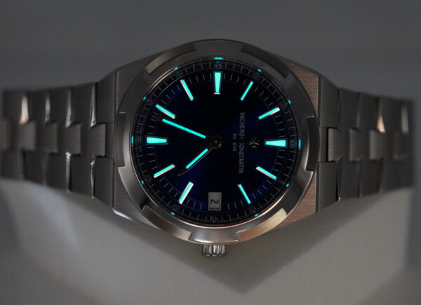 Vacheron CONSTANTIN OVERSEAS 4500V STAINLESS STEEL BLUE DIAL 2022 WARRANTY - Image 10
