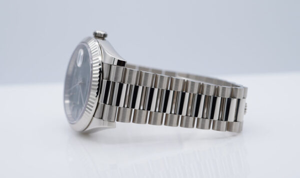 Rolex 228239 DAY DATE 40 WHITE GOLD OLIVE GREEN ROMAN DIAL 2022 COMPLETE SET - Image 6