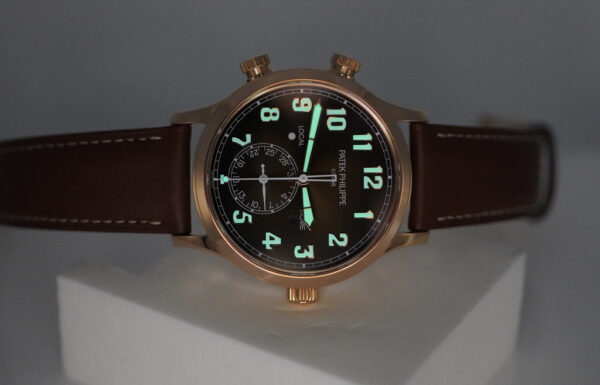 Patek PHILIPPE 5524R 18K ROSE GOLD CALATRAVA PILOT TRAVEL TIME 2022 FULL SET - Image 11