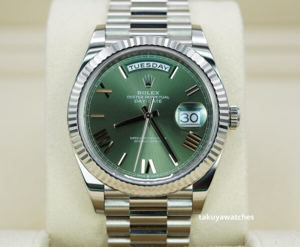 Rolex 228239 DAY DATE 40 WHITE GOLD OLIVE GREEN ROMAN DIAL 2022 COMPLETE SET