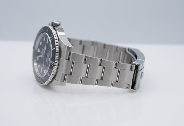 Rolex 124060 SUBMARINER NO DATE 41MM 2022 WARRANTY COMPLETE SET - Image 5