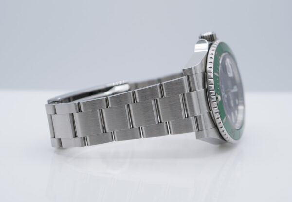 Rolex 126610LV SUBMARINER 41 GREEN MK2 BEZEL BLACK DIAL 2023 COMPLETE SET - Image 5