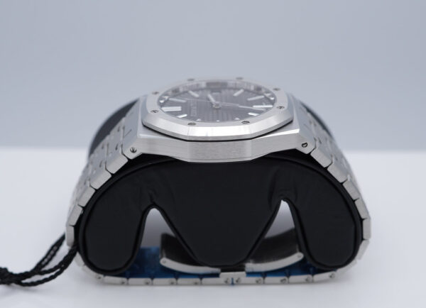 BRAND NEW Audemars PIGUET ROYAL OAK 15510ST STAINLESS STEEL GREY DIAL 2024 FULL SET - Image 4