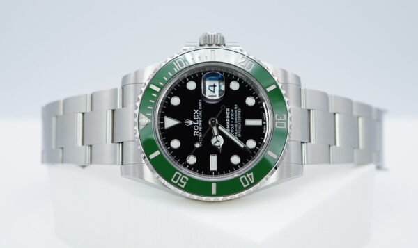 Rolex 126610LV SUBMARINER 41 GREEN MK2 BEZEL BLACK DIAL 2023 COMPLETE SET - Image 10