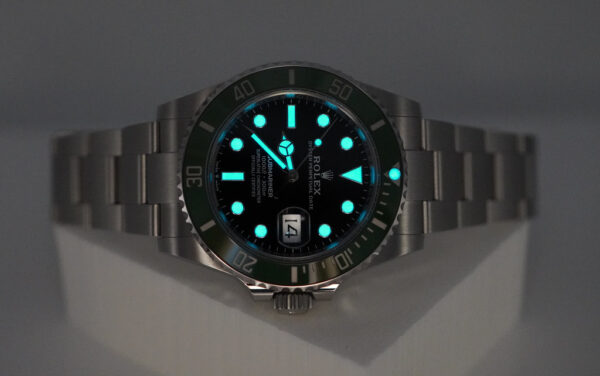 Rolex 126610LV SUBMARINER 41 GREEN MK2 BEZEL BLACK DIAL 2023 COMPLETE SET - Image 11