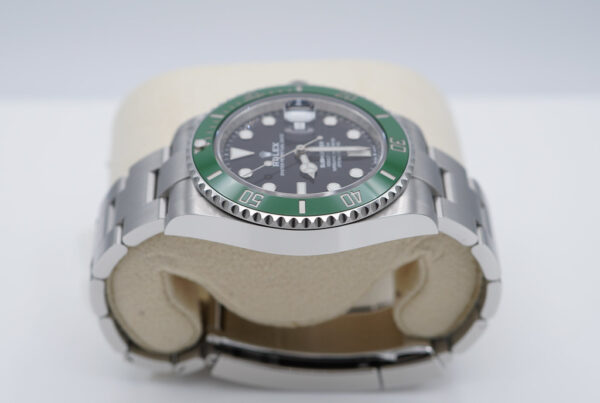 Rolex 126610LV SUBMARINER 41 GREEN MK2 BEZEL BLACK DIAL 2023 COMPLETE SET - Image 4