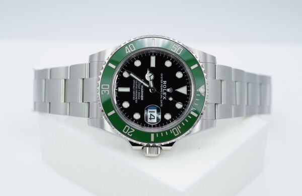 Rolex 126610LV SUBMARINER 41 GREEN MK2 BEZEL BLACK DIAL 2023 COMPLETE SET - Image 9