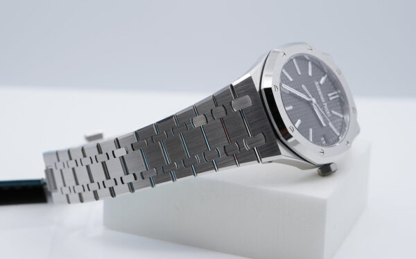 BRAND NEW Audemars PIGUET ROYAL OAK 15510ST STAINLESS STEEL GREY DIAL 2024 FULL SET - Image 5