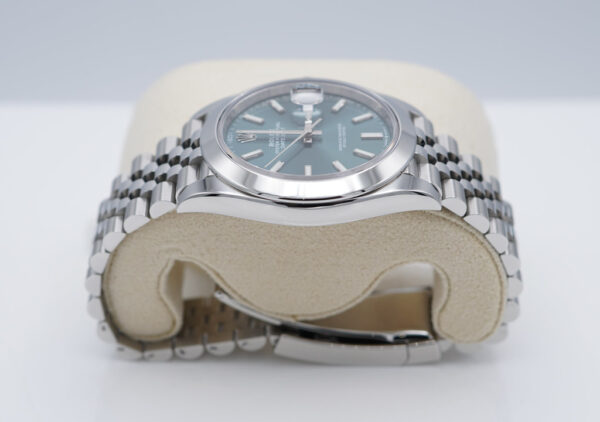 Rolex 126300 DATEJUST 41 MINT GREEN DIAL JUBILEE BAND 2024 COMPLETE SET - Image 4