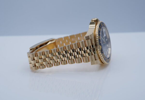 Rolex 126718GRNR GMT MASTER 2 YELLOW GOLD GREY BLACK BEZEL JUBILEE BAND 2023 FULL SET - Image 6