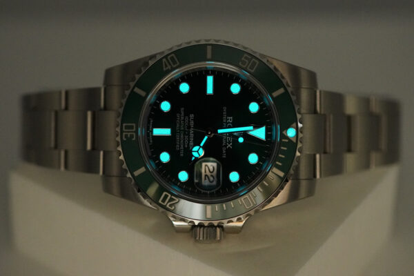 Rolex 116610LV SUBMARINER HULK GREEN DIAL GREEN BEZEL 40MM 2018 FULL SET - Image 11