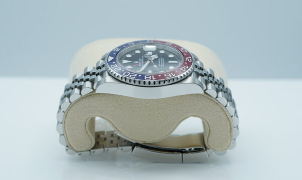 Rolex 126710BLRO PEPSI GMT MASTER II RED BLUE BEZEL JUBILEE BAND 2023 FULL SET - Image 3