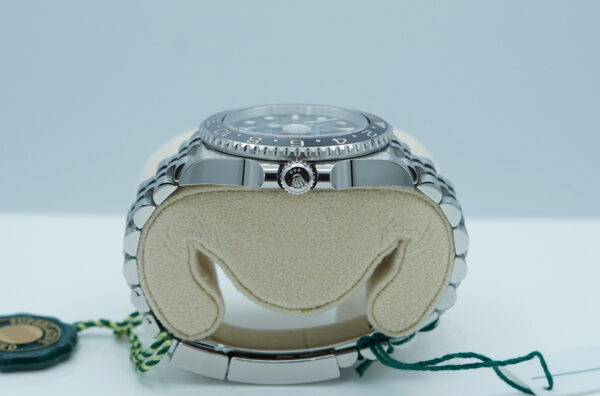 BRAND NEW Rolex 126710GRNR GMT MASTER II BLACK GREY BEZEL JUBILEE BAND 2024 FULL SET - Image 4