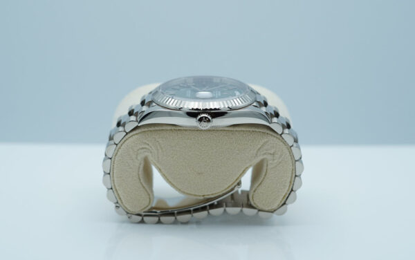 Rolex 228239 DAY DATE 40 WHITE GOLD OLIVE GREEN ROMAN DIAL 2023 COMPLETE SET - Image 3