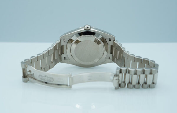 Rolex 228239 DAY DATE 40 WHITE GOLD OLIVE GREEN ROMAN DIAL 2023 COMPLETE SET - Image 8