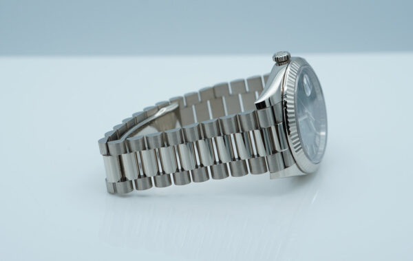 Rolex 228239 DAY DATE 40 WHITE GOLD OLIVE GREEN ROMAN DIAL 2023 COMPLETE SET - Image 5
