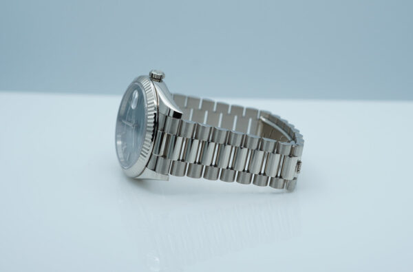 Rolex 228239 DAY DATE 40 WHITE GOLD OLIVE GREEN ROMAN DIAL 2023 COMPLETE SET - Image 6