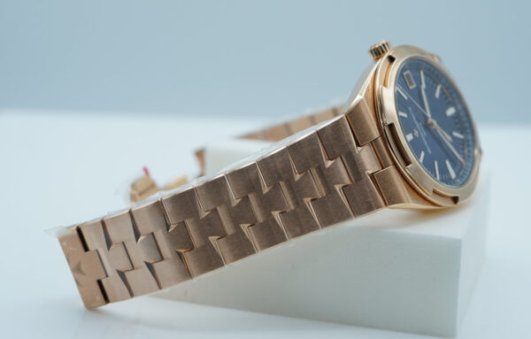 Vacheron CONSTANTIN OVERSEAS ROSE GOLD BLUE DIAL 4500V 2022 WARRANTY FULL SET - Image 6
