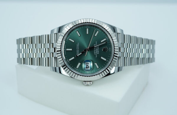 BRAND NEW Rolex 126334 DATEJUST 41 FLUTED BEZEL MINT GREEN DIAL JUBILEE 2024 FULL SET - Image 9