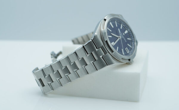 Vacheron CONSTANTIN OVERSEAS 4500V STAINLESS STEEL BLUE DIAL 2021 FULL SET - Image 5