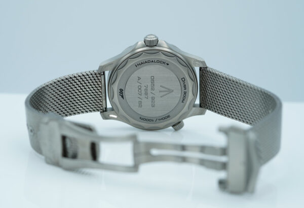 Omega SEAMASTER DIVER 300M 007 JAMES BOND TITANIUM MESH BRACELET FULL SET - Image 8